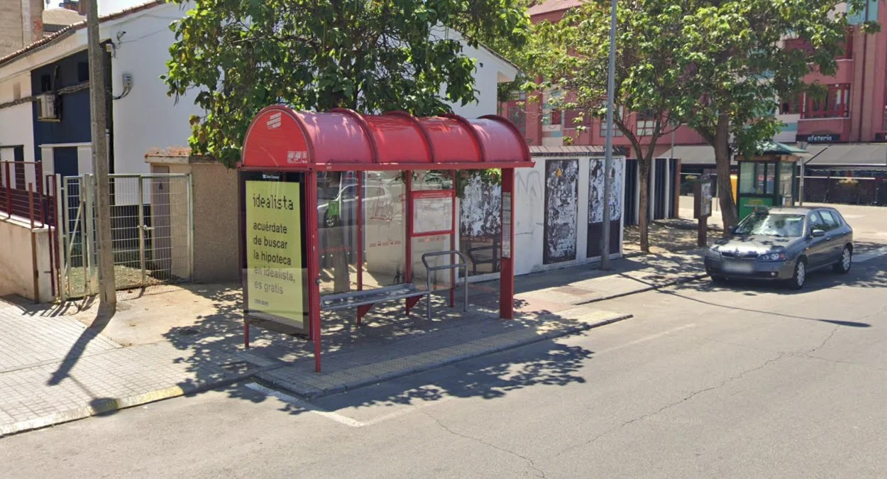 馬德里地區的紅色公車站