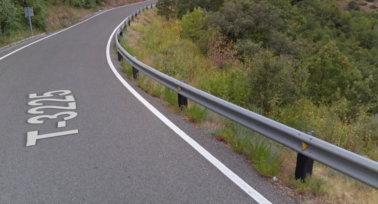 護欄上的黃色反光片