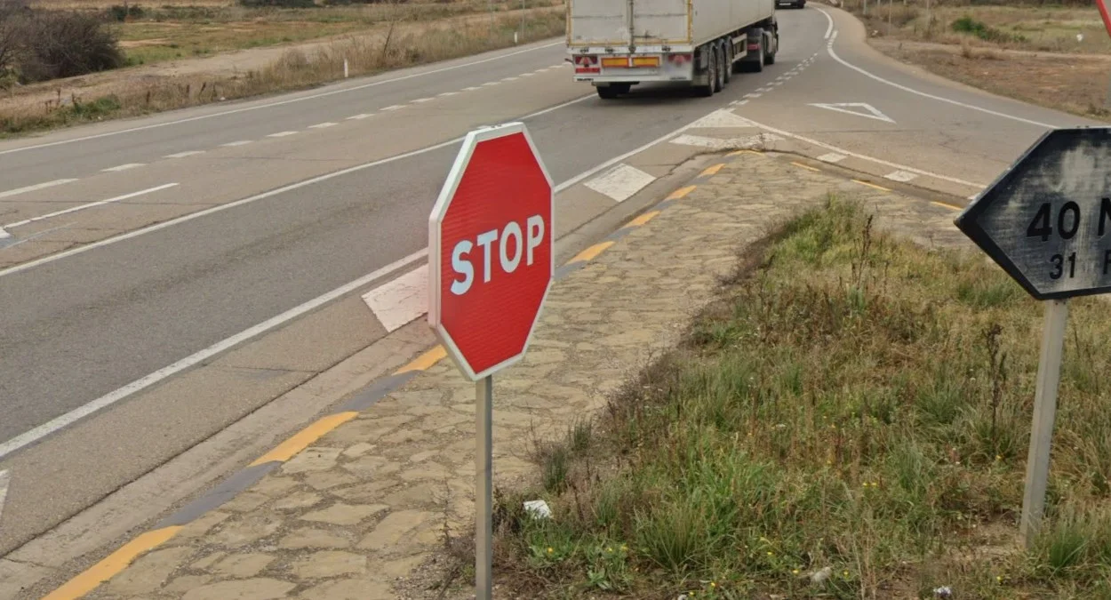 停車標誌字體偏小