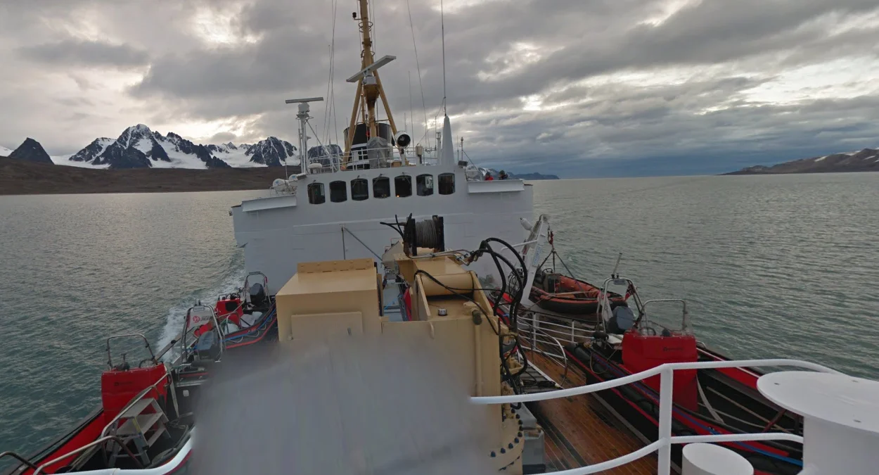 國家公園附近大型船隻