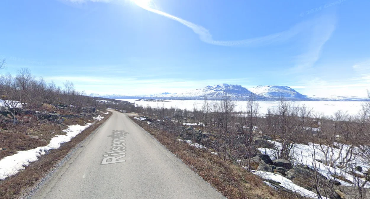 里特塞姆路旁壯觀的山脈