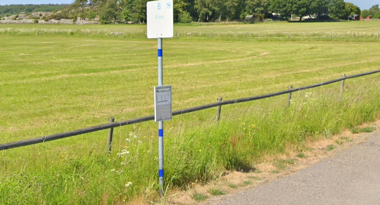 孔斯巴卡的三條藍色條紋