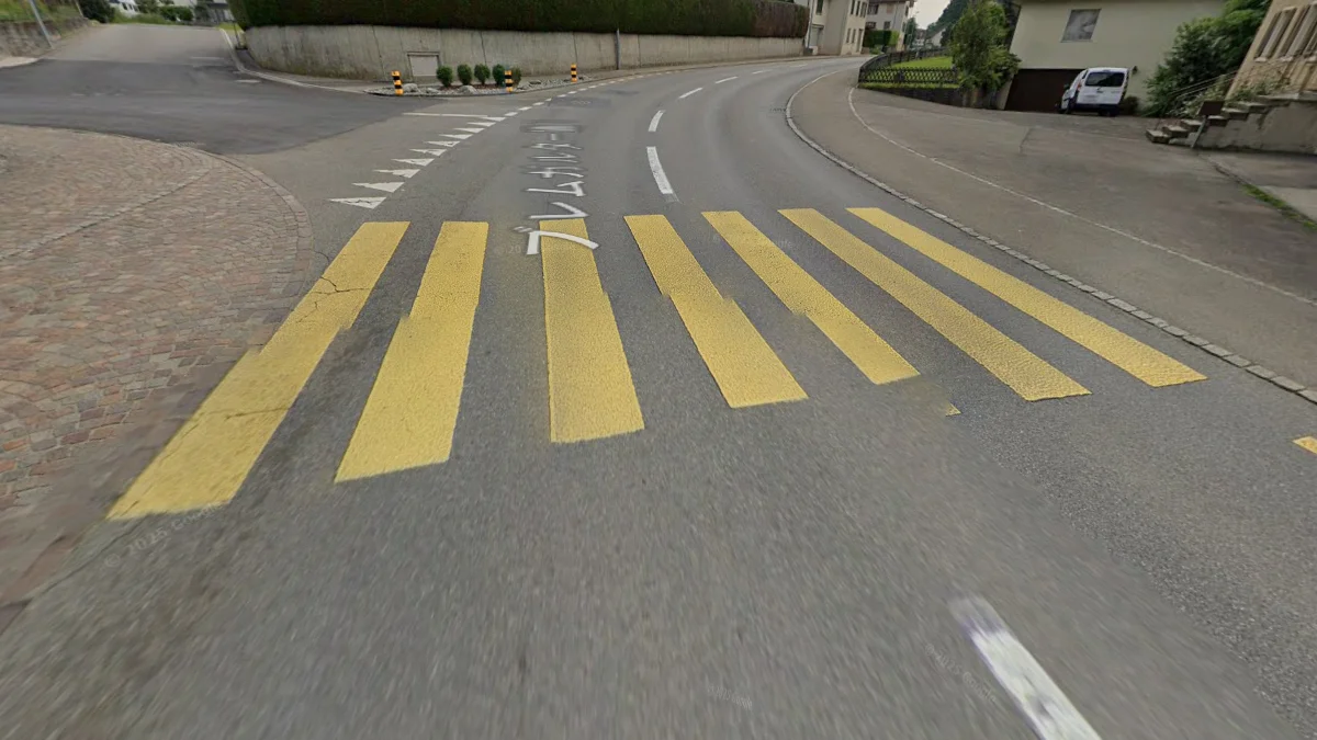 黃色行人穿越道