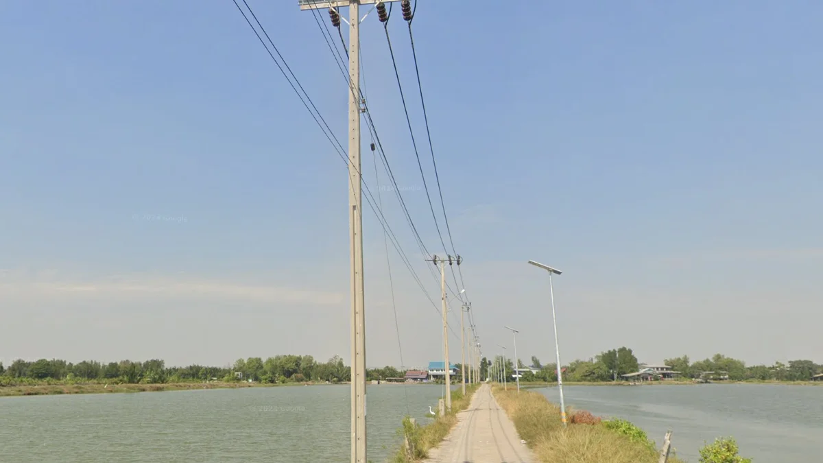 曼谷凹痕電線桿