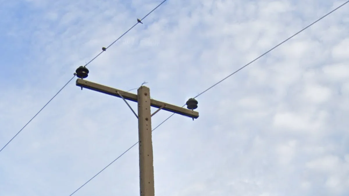 其他地區雙絕緣子電線桿