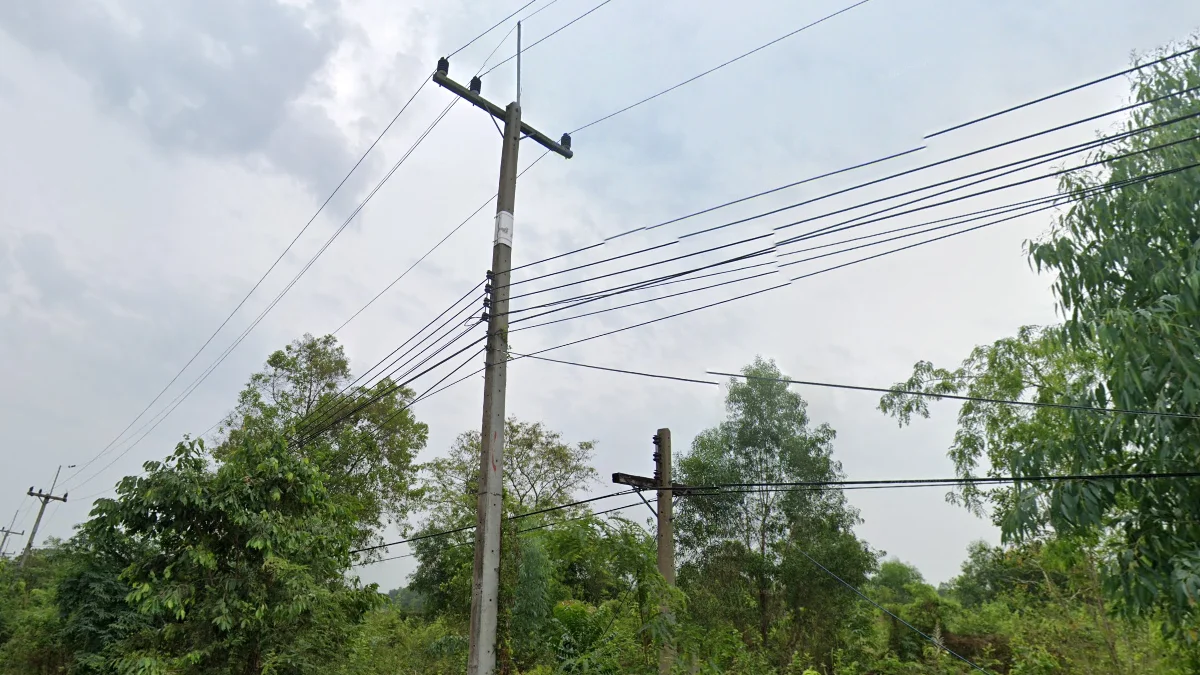 方形帶孔電線桿