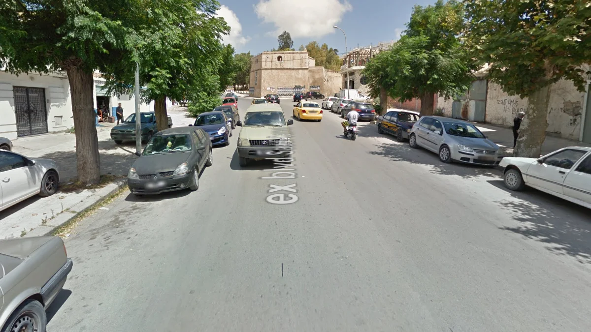 淺綠色豐田隨行車