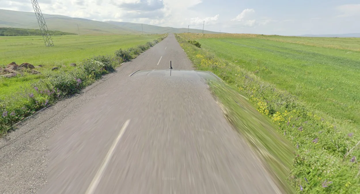 第四代灰色皮卡車