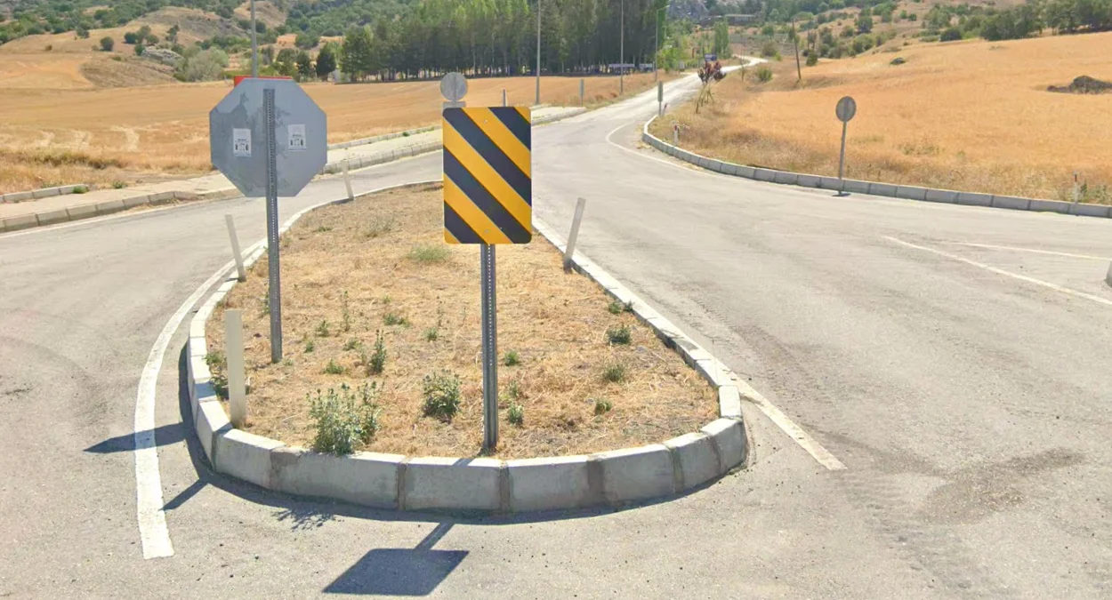 黑黃多箭頭導向標誌