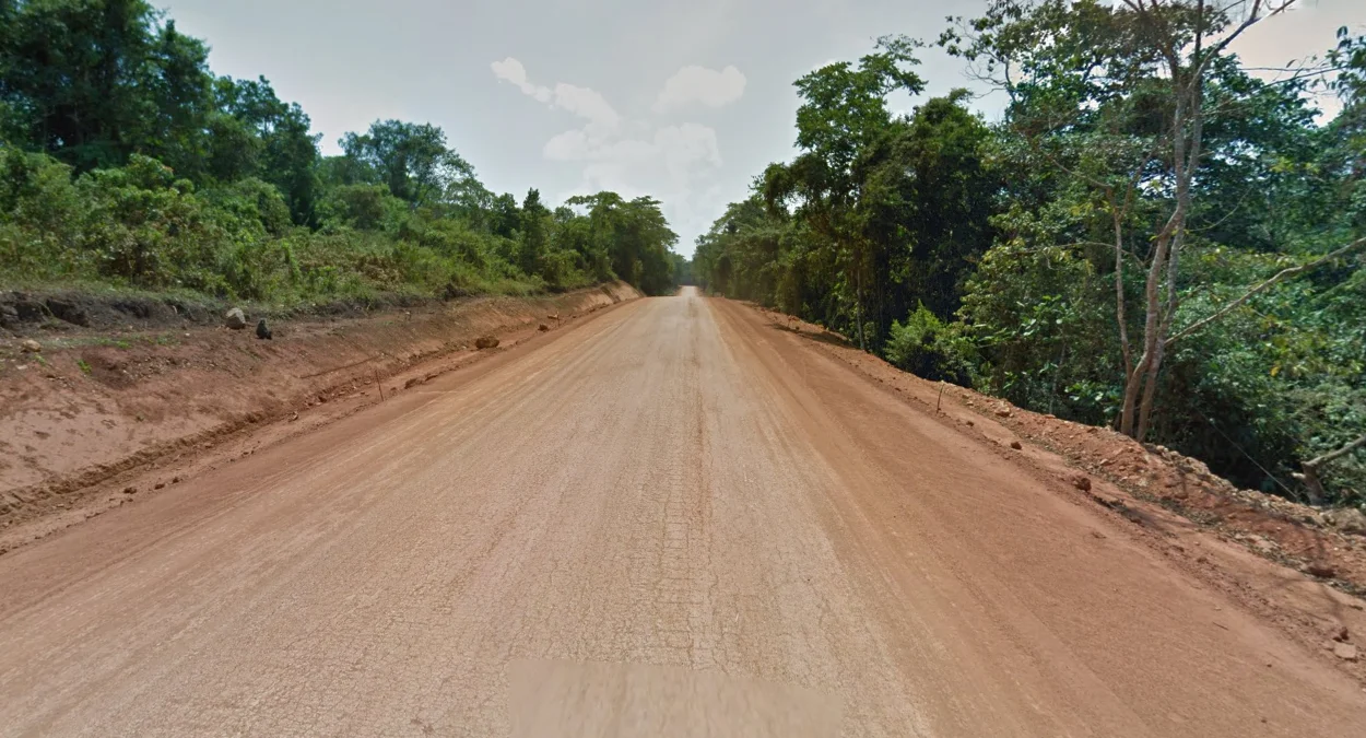 基巴萊寬闊泥土路