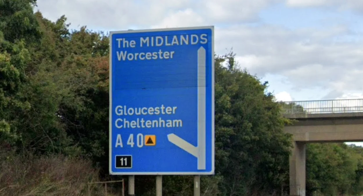 藍綠白三色方向標誌