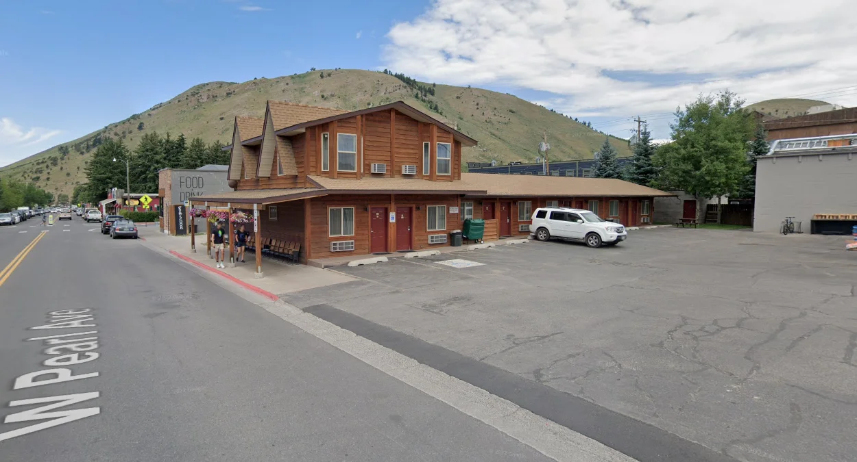 西部內陸深色木材建築