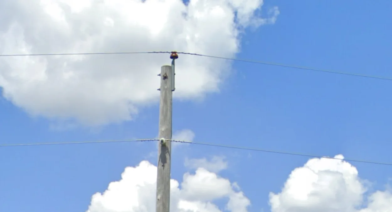 電線桿頂部絕緣子