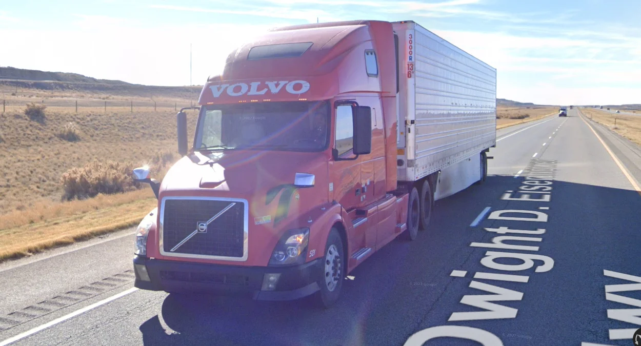 北美半掛車長車頭