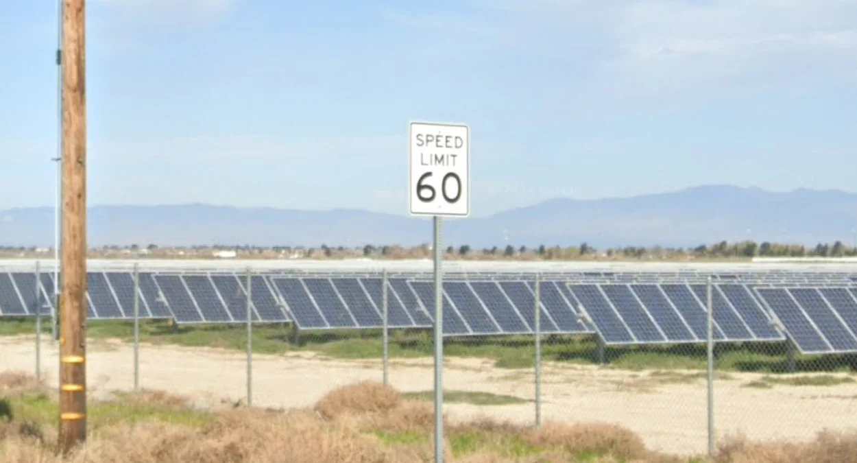 限速標誌「Speed Limit」