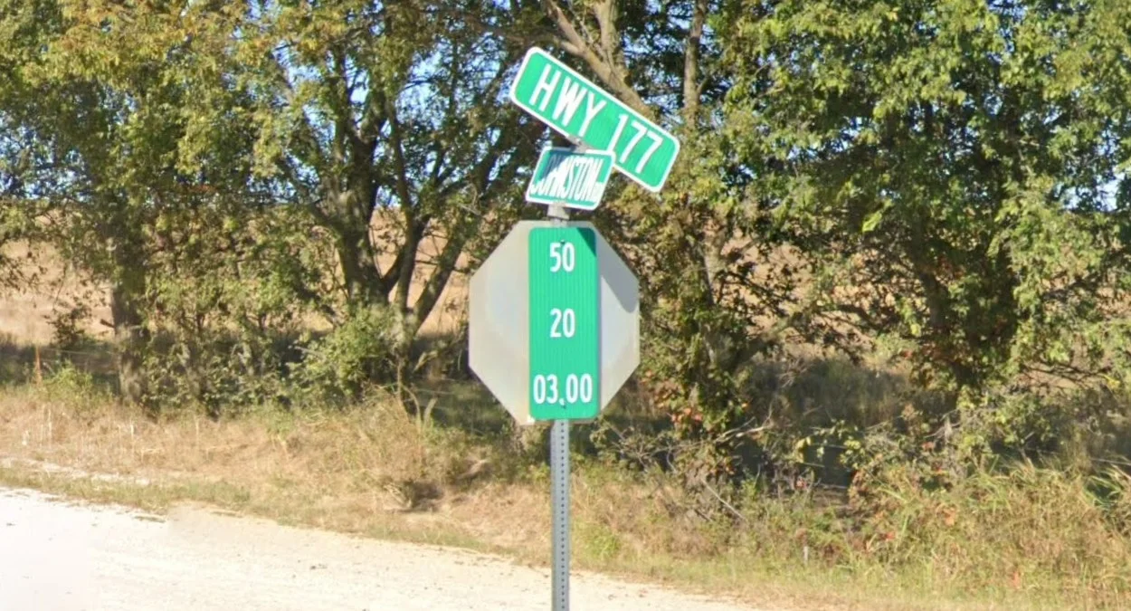 奧克拉荷馬州停止標誌後方數字牌