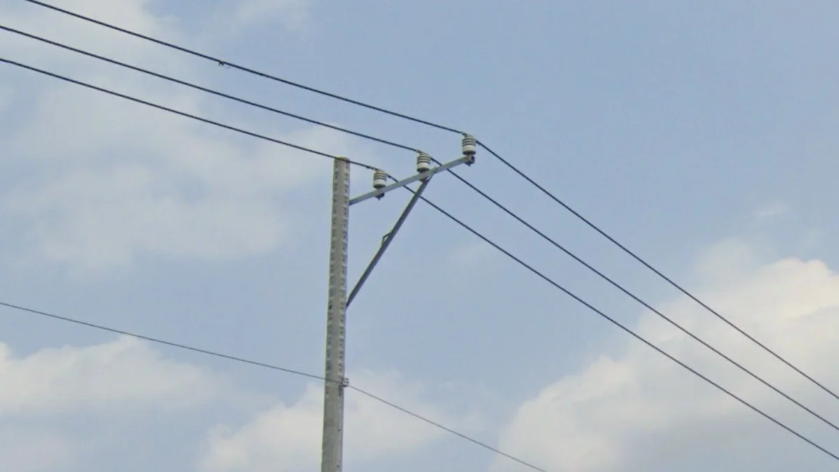 南部不均勻橫桿電線桿